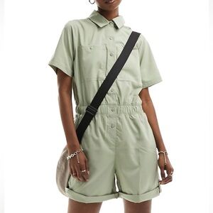 Brand New COLUMBIA Ridge Utility romper / Size M